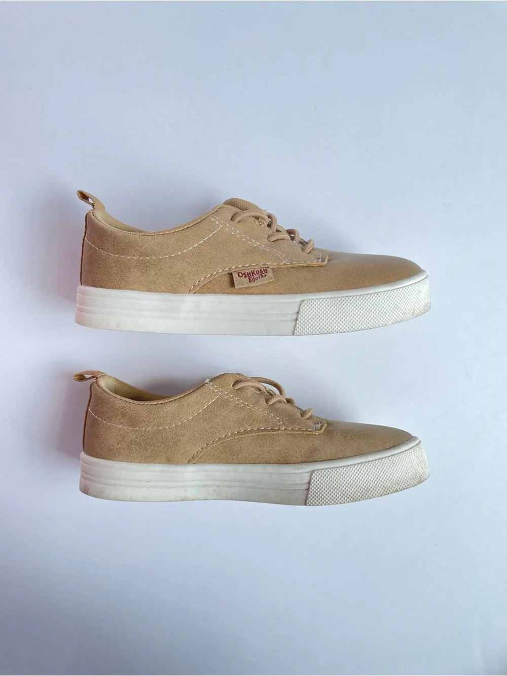 OshKosh B'gosh Kids Tan Lace-Up Sneakers size 9
